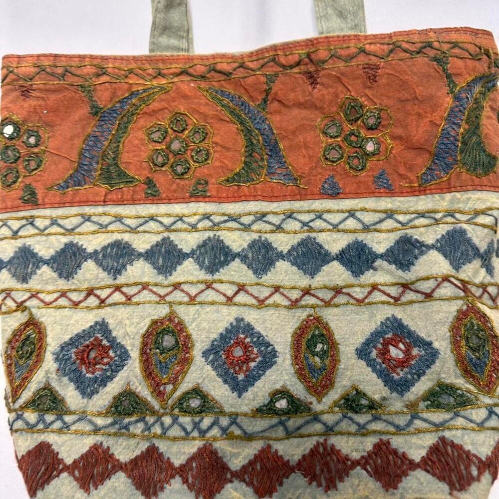Hand Embroidered Vintage Tote - Purse Bag Featuring Traditional Kitchener - Picture 5 of 6